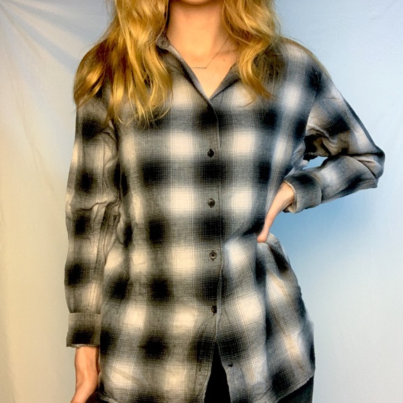 Uniqlo B&W Button Down Size M - Picture 1 of 6